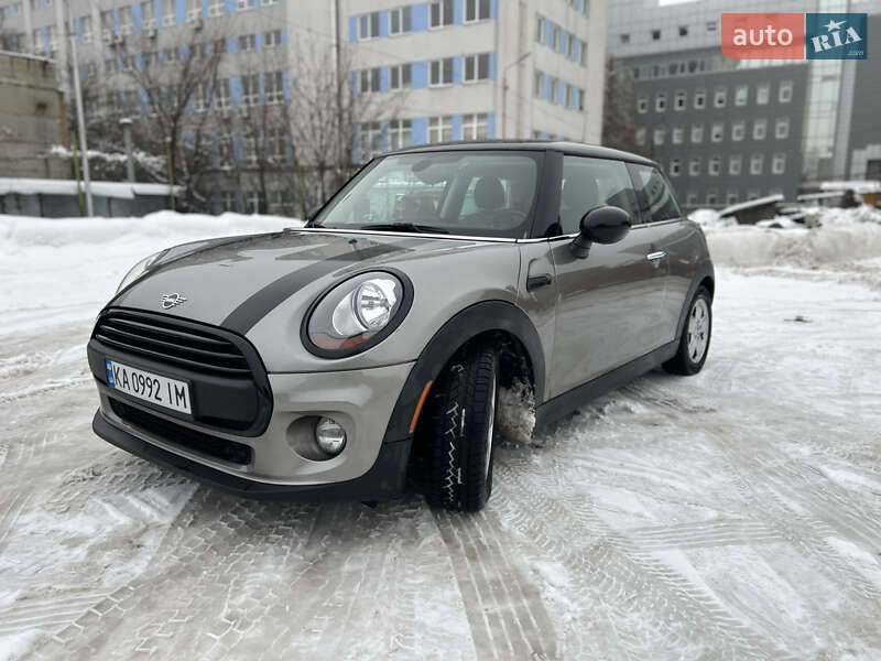 Хэтчбек MINI Cooper 2016 в Киеве