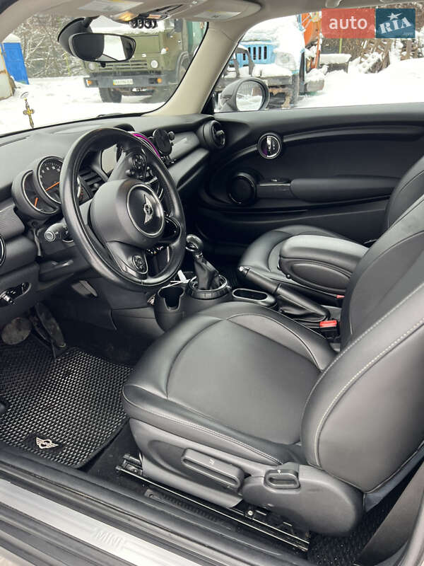 Хэтчбек MINI Cooper 2016 в Киеве