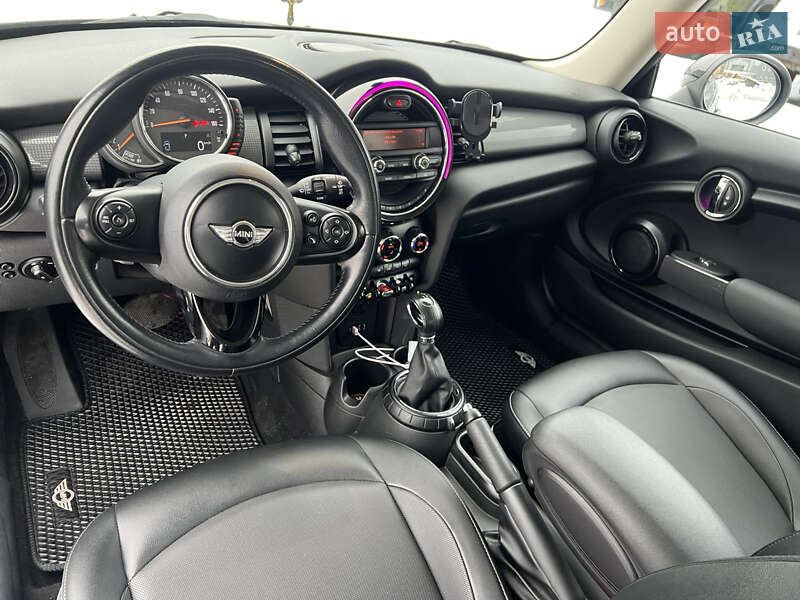 Хэтчбек MINI Cooper 2016 в Киеве