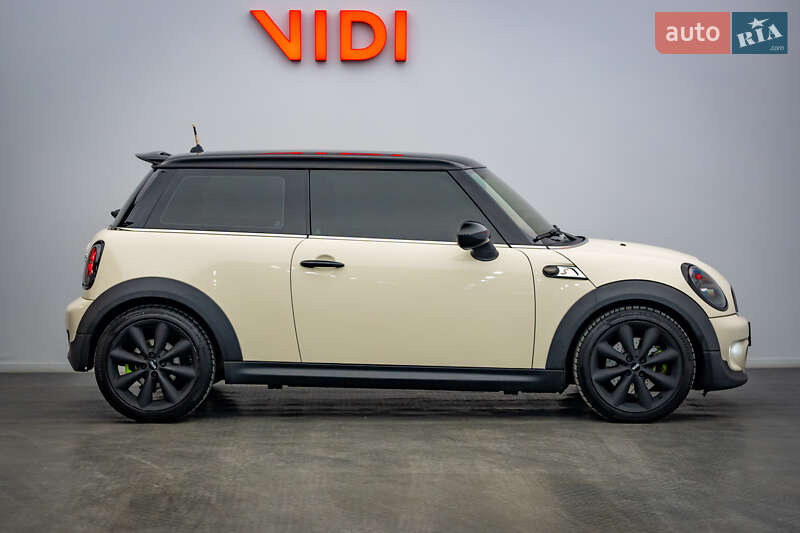 Хэтчбек MINI Cooper 2010 в Киеве