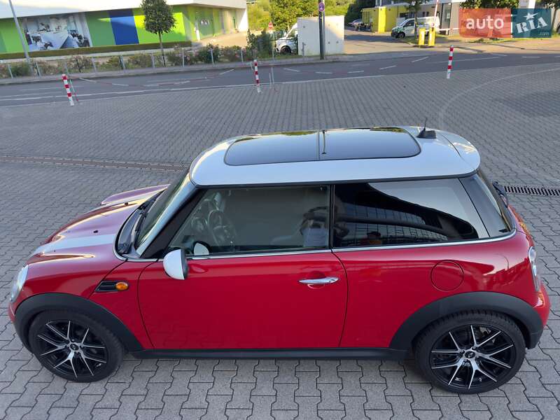 Хэтчбек MINI Cooper 2013 в Ужгороде