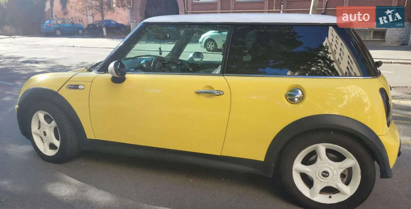 Хэтчбек MINI Cooper 2004 в Киеве