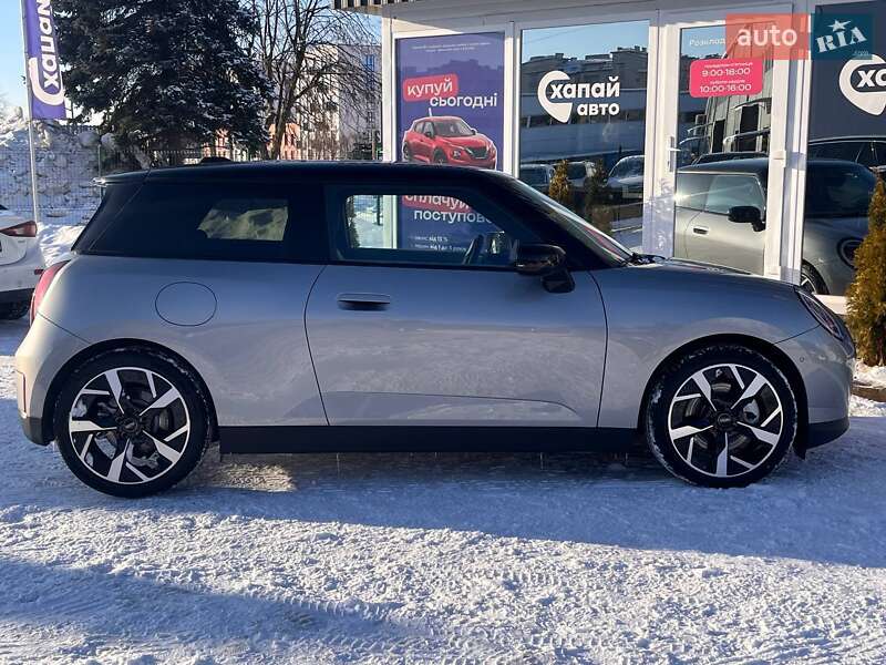 Хэтчбек MINI Cooper 2024 в Львове