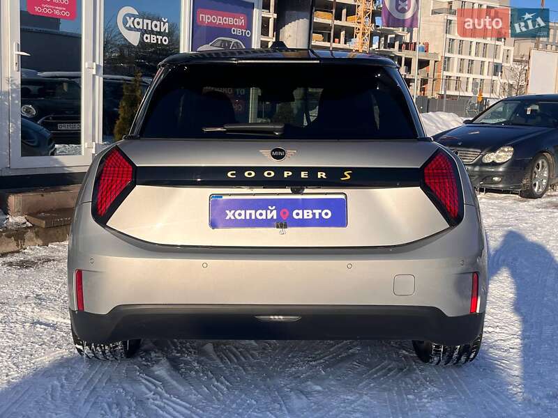 Хэтчбек MINI Cooper 2024 в Львове