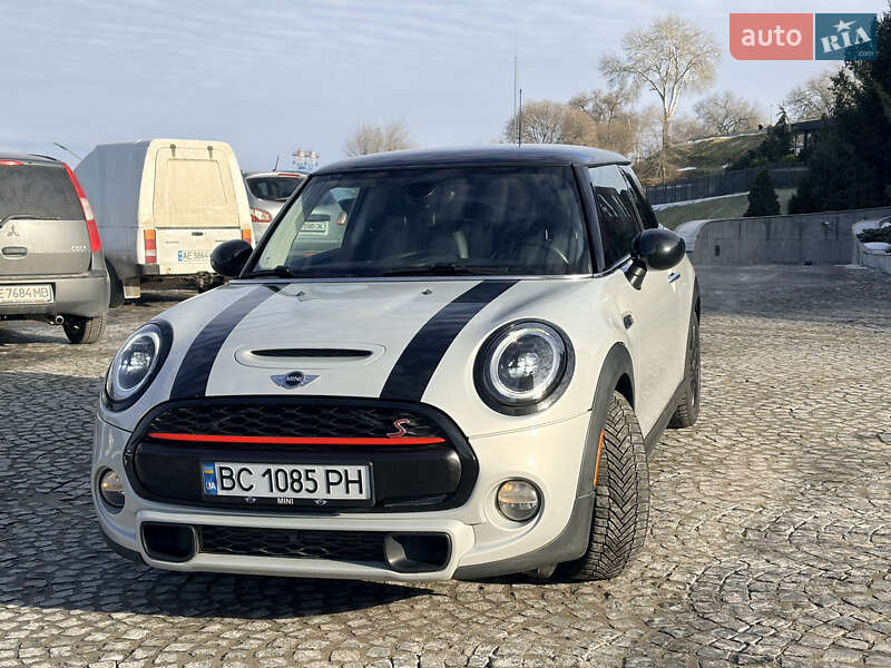 Хетчбек MINI Cooper 2016 в Дніпрі