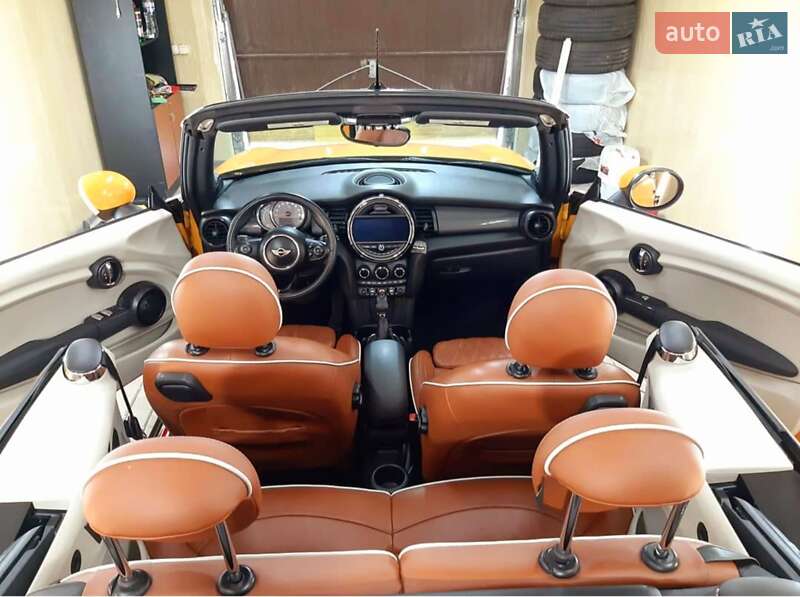 Хэтчбек MINI Cooper 2016 в Львове