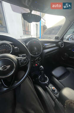Хэтчбек MINI Cooper 2014 в Вишневом
