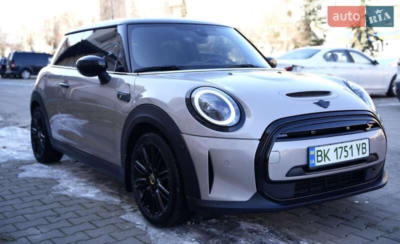 2021 Mini Cooper, VIN WMW11DJ0902R71653:plate — фото 1 (autoria)