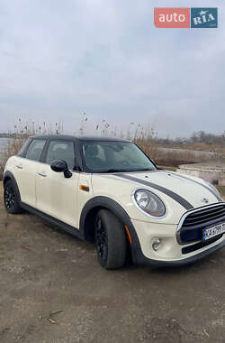 Хэтчбек MINI Cooper 2016 в Киеве
