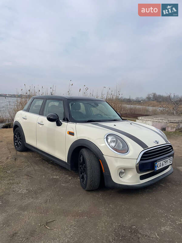 Хетчбек MINI Cooper 2016 в Києві фото 5 Хетчбек MINI Cooper 2016 в Києві