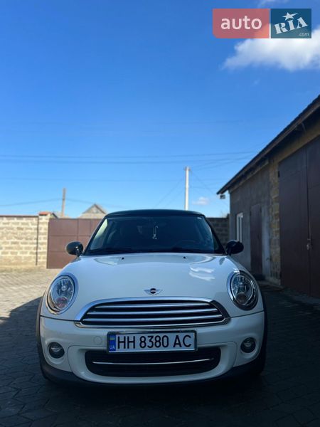 Хэтчбек MINI Cooper 2011 в Раздельной