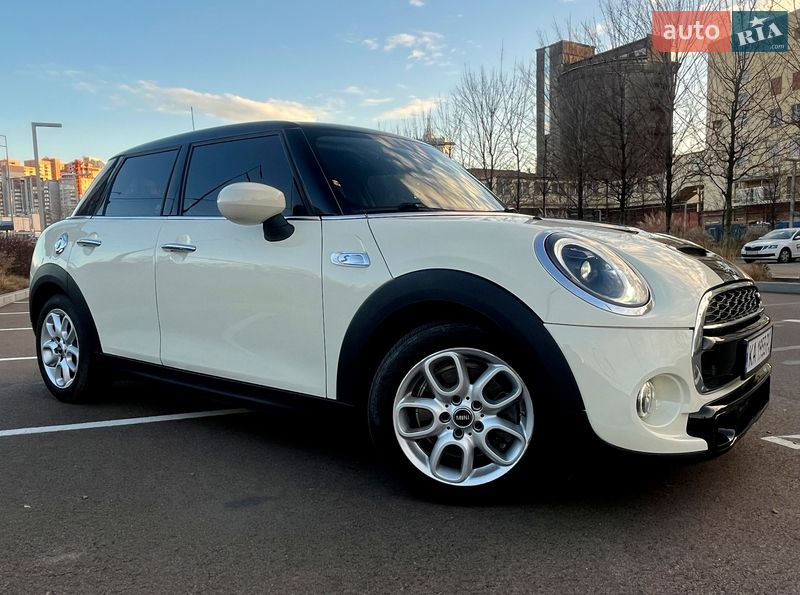 Хэтчбек MINI Cooper 2019 в Киеве