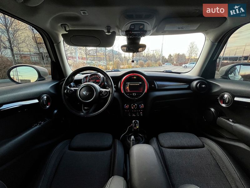 Хэтчбек MINI Cooper 2019 в Киеве