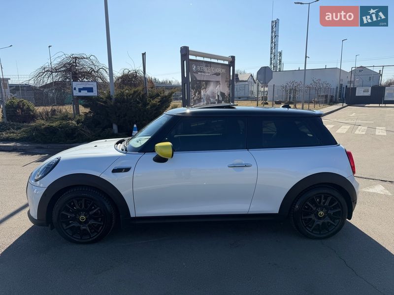 Хэтчбек MINI Cooper 2023 в Киеве