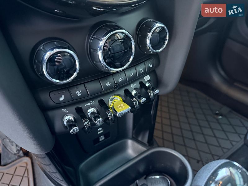 Хэтчбек MINI Cooper 2023 в Киеве