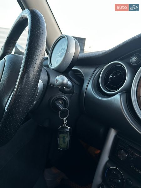 Хетчбек MINI Cooper 2004 в Житомирі
