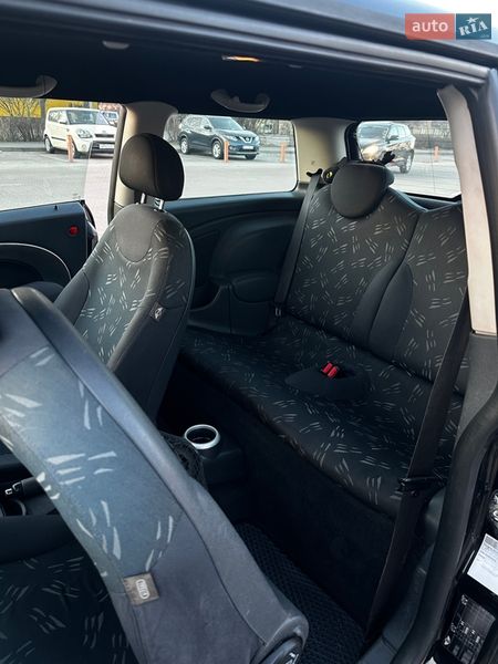 Хетчбек MINI Cooper 2004 в Житомирі