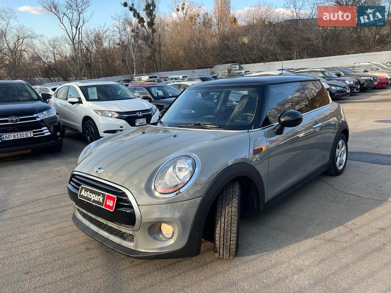 Хэтчбек MINI Cooper 2017 в Киеве