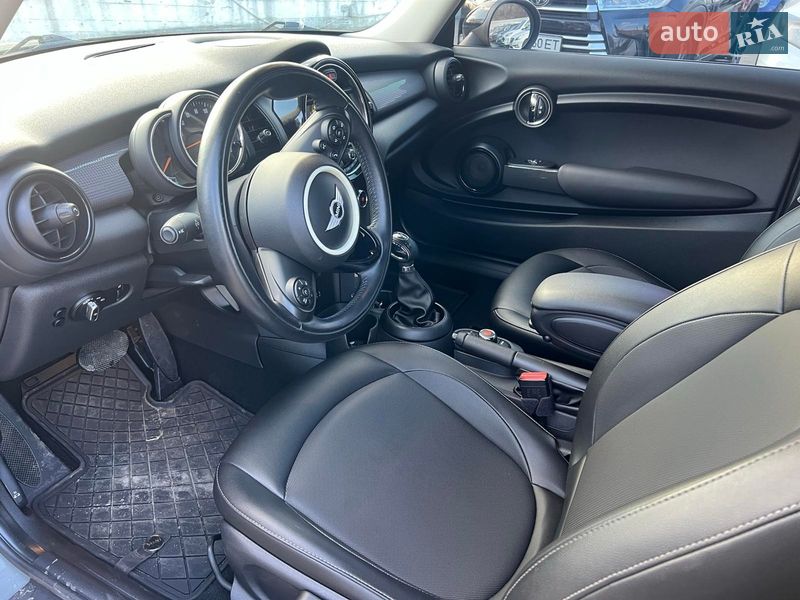 Хэтчбек MINI Cooper 2017 в Киеве