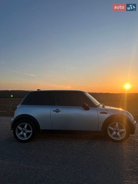 Хетчбек MINI Cooper 2003 в Богуславі