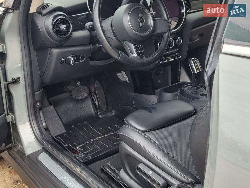 Хэтчбек MINI Cooper 2021 в Киеве