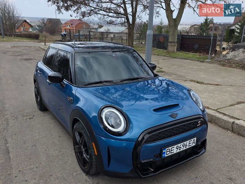 Хетчбек MINI Cooper 2023 в Южноукраїнську