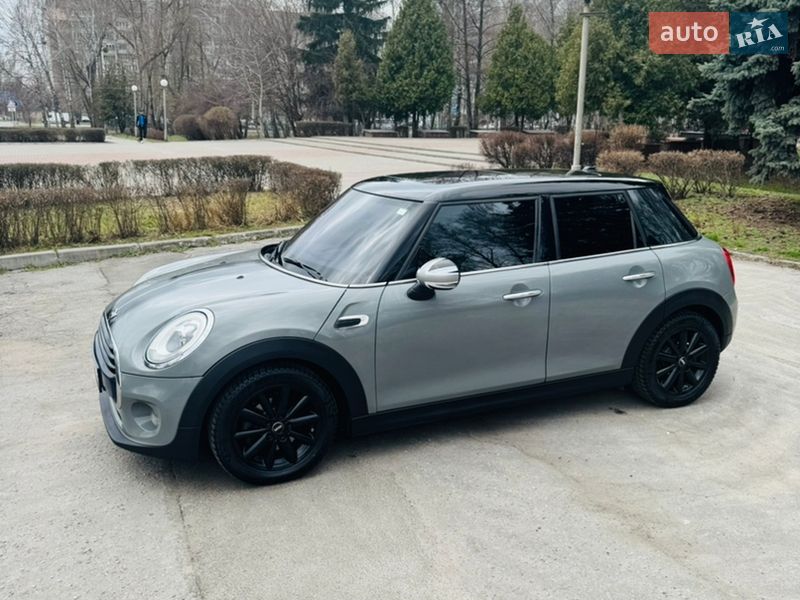 Хэтчбек MINI Cooper 2016 в Броварах