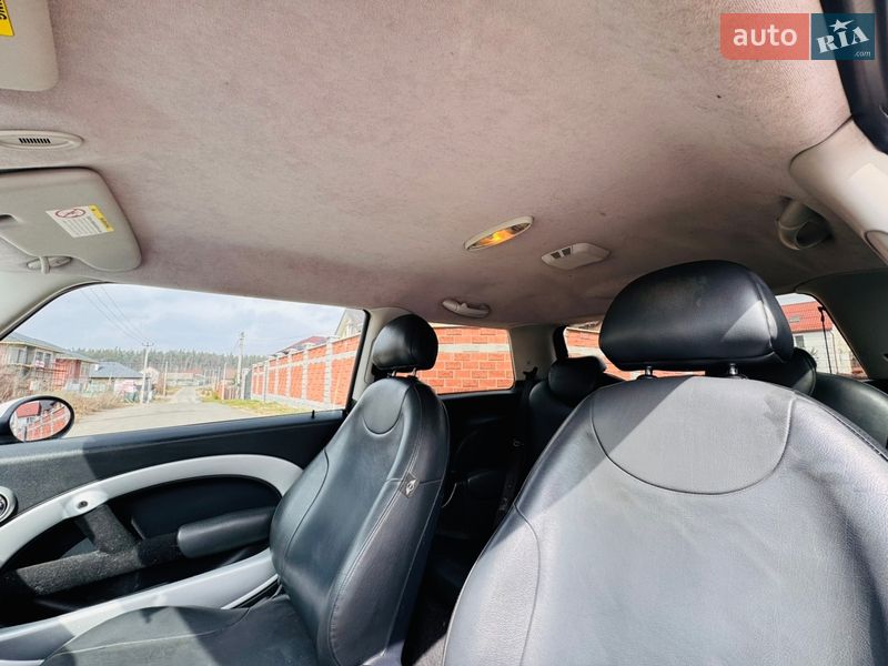 Хэтчбек MINI Cooper 2003 в Киеве