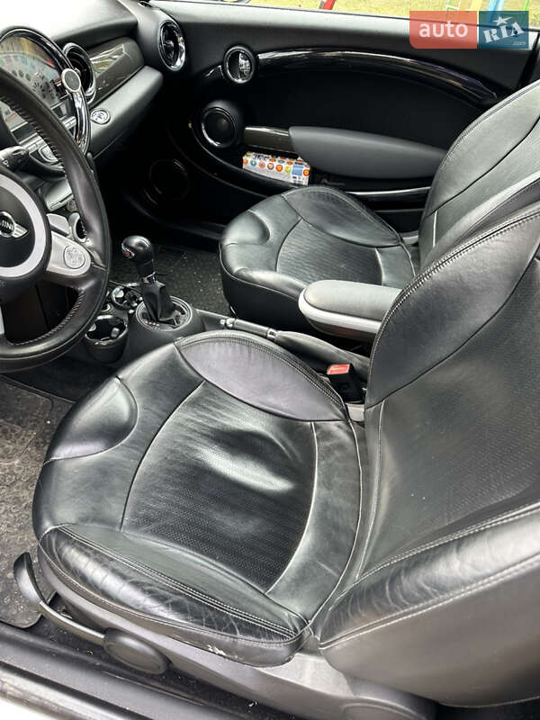 Хэтчбек MINI Cooper 2010 в Киеве