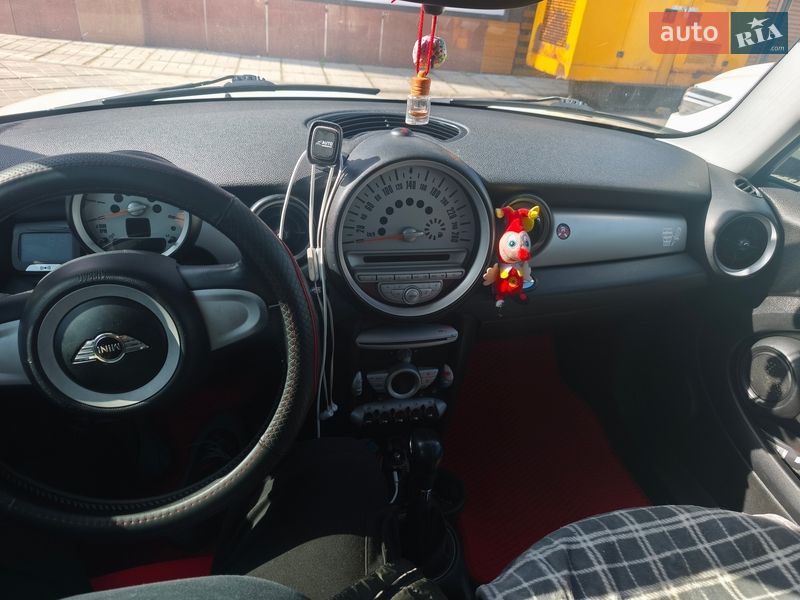 Хетчбек MINI Cooper 2010 в Києві фото 11 Хетчбек MINI Cooper 2010 в Києві