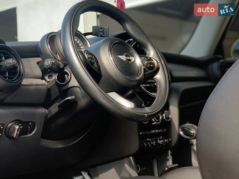 Хетчбек MINI Cooper 2016 в Новій Водолагі