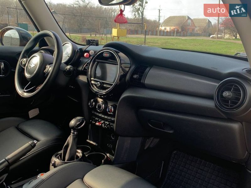 Хетчбек MINI Cooper 2016 в Новій Водолагі