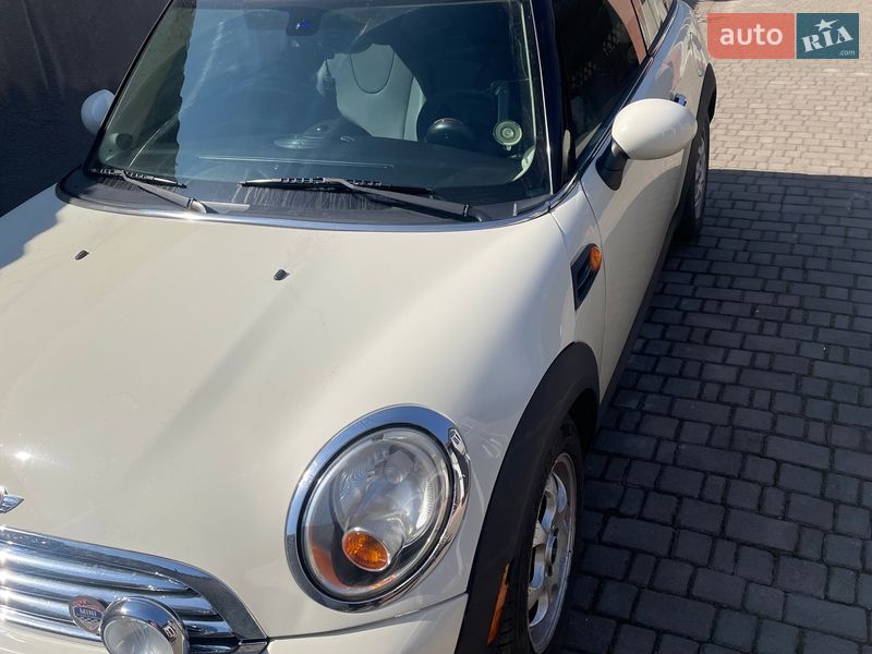 Хэтчбек MINI Cooper 2012 в Киеве