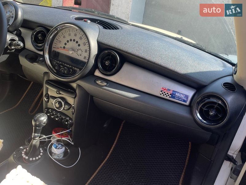 Хэтчбек MINI Cooper 2012 в Киеве