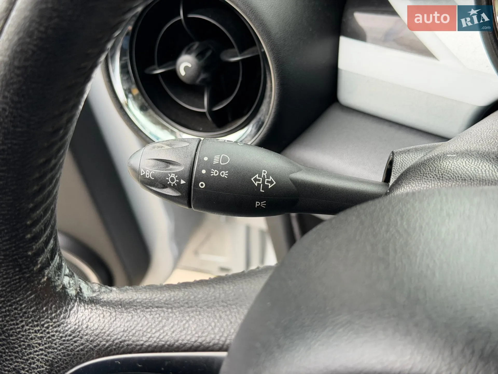 2010 MINI Cooper - мініатюра 48