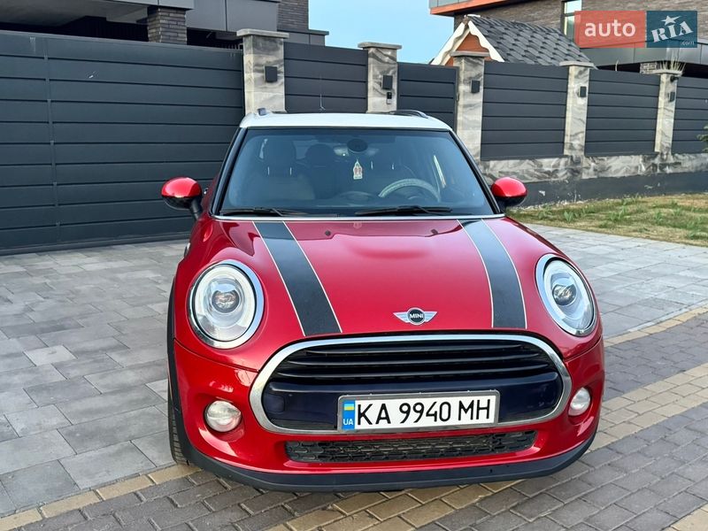 Хэтчбек MINI Cooper 2016 в Софиевской Борщаговке
