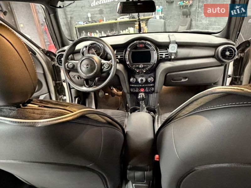 Хэтчбек MINI Cooper 2019 в Кременчуге