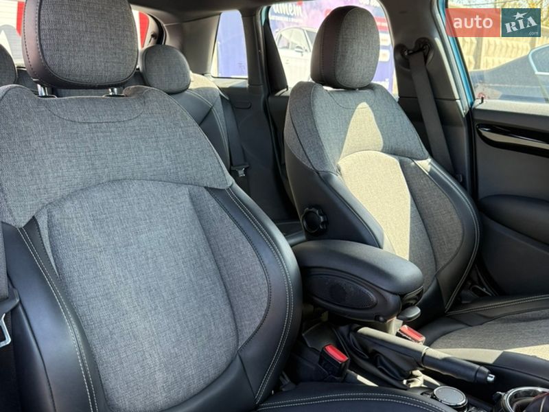 Хетчбек MINI Cooper 2017 в Черкасах