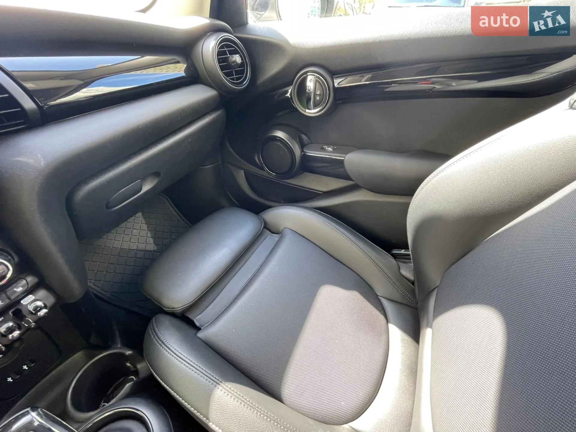 2020 MINI Cooper - мініатюра 20
