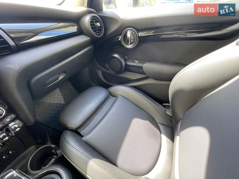 Хетчбек MINI Cooper 2020 в Києві