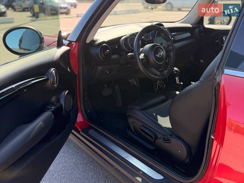 Хэтчбек MINI Cooper 2019 в Киеве