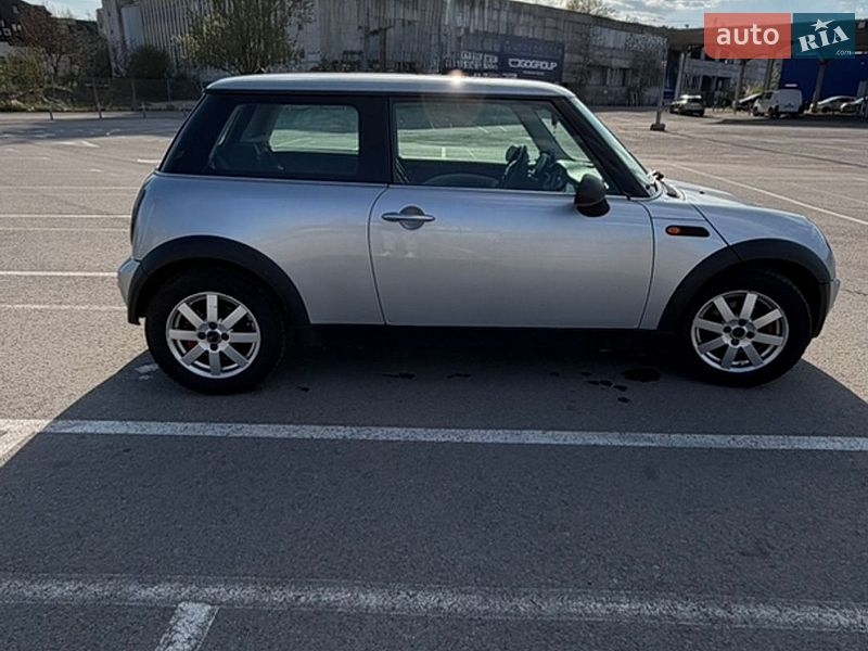 Хетчбек MINI Cooper 2004 в Івано-Франківську