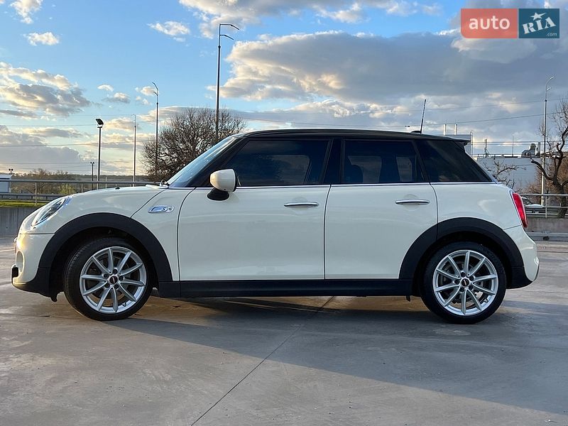 Хэтчбек MINI Cooper 2019 в Киеве