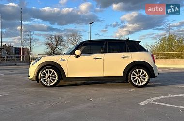 Хэтчбек MINI Cooper 2019 в Киеве