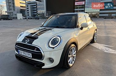 Хэтчбек MINI Cooper 2019 в Киеве