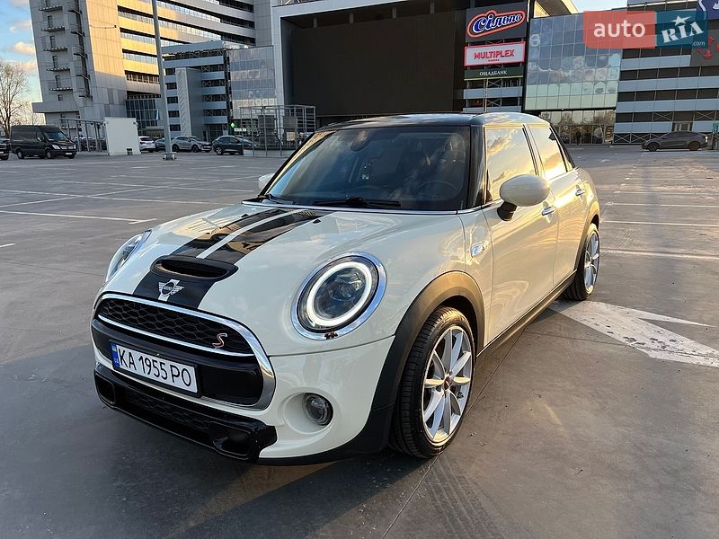 Хэтчбек MINI Cooper 2019 в Киеве