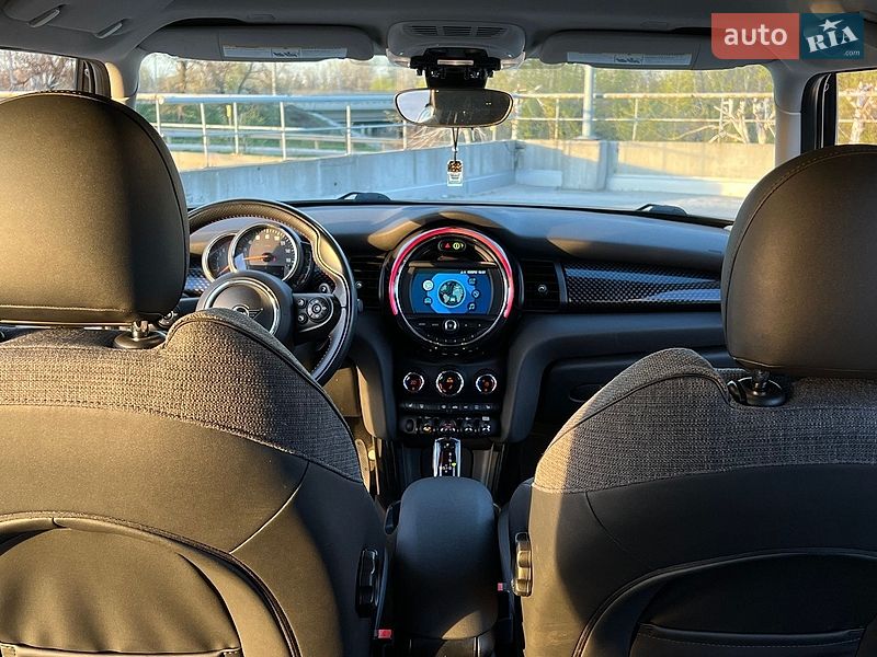 Хэтчбек MINI Cooper 2019 в Киеве
