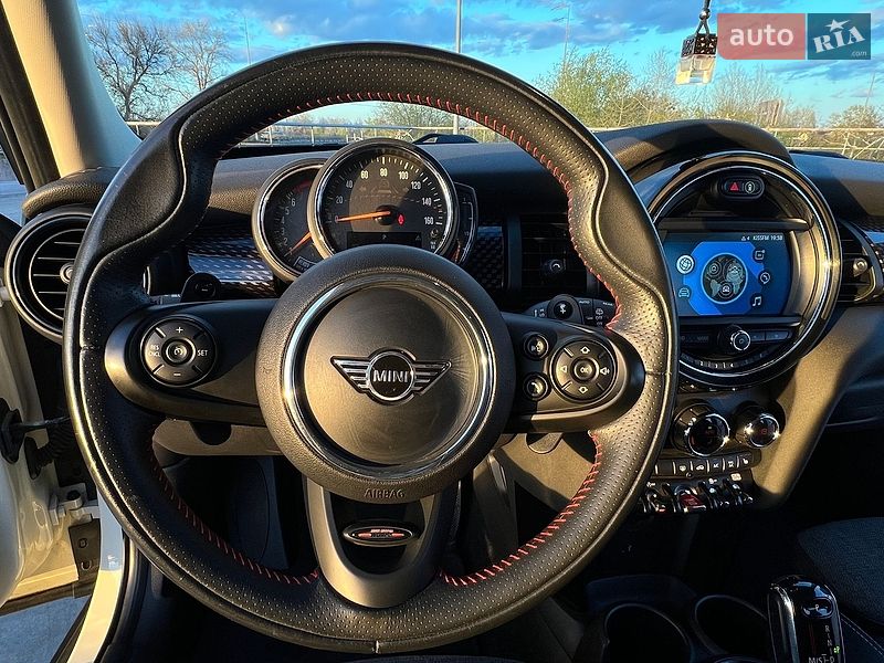Хэтчбек MINI Cooper 2019 в Киеве