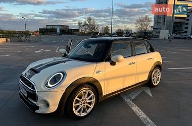 Хэтчбек MINI Cooper 2019 в Киеве