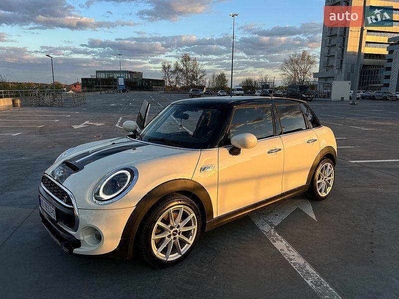 Хэтчбек MINI Cooper 2019 в Киеве